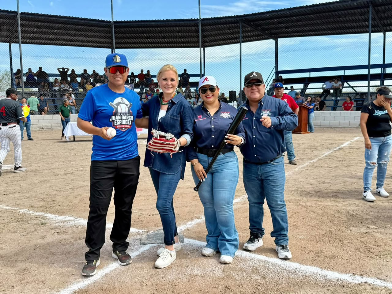 Inauguran temporada de béisbol en La Florida