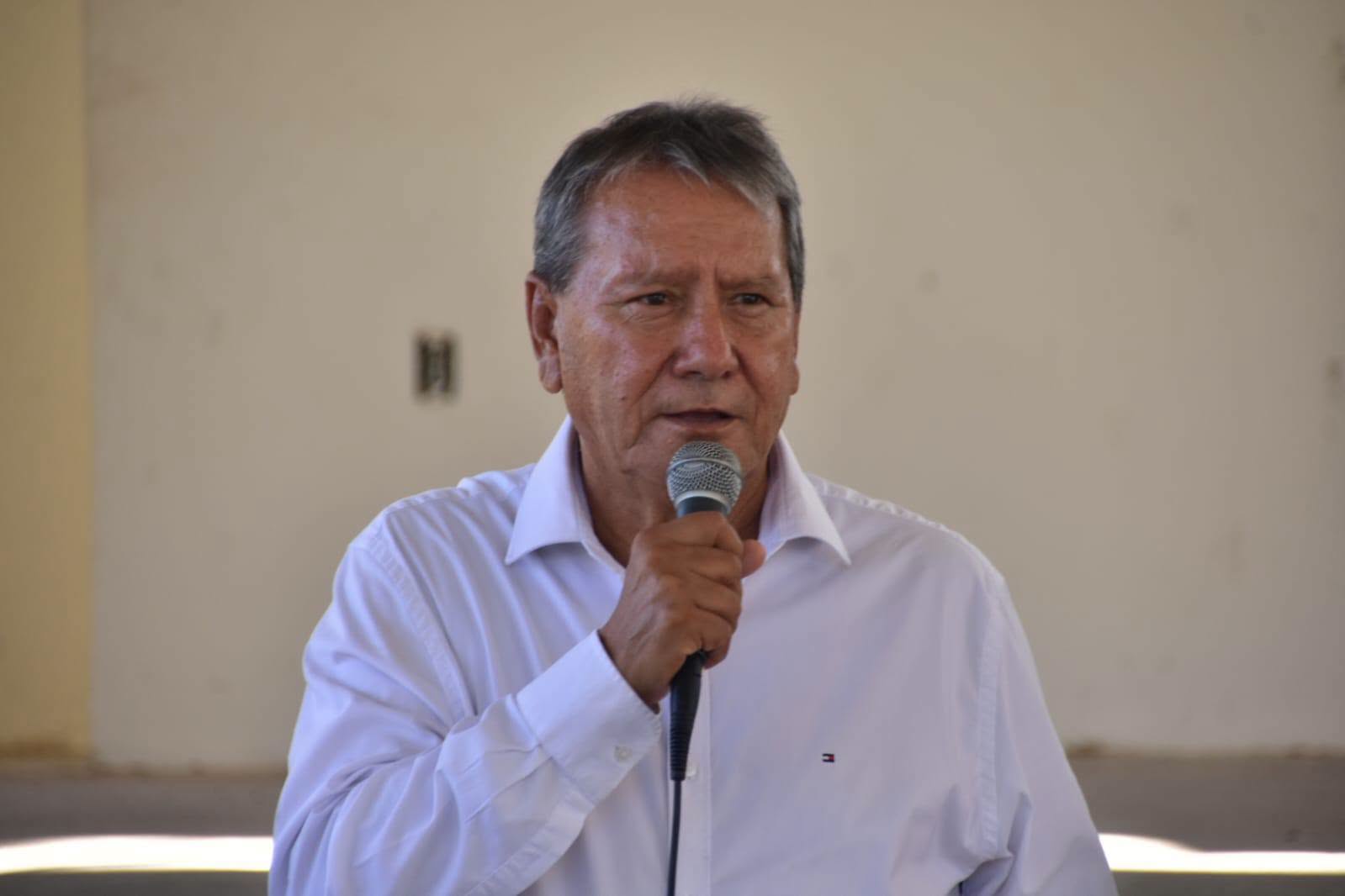 Pide licencia Oscar Ríos a la Alcaldía de Rosita