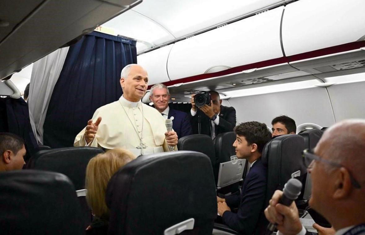 Pide Papa tomar en serio las advertencias sobre IA