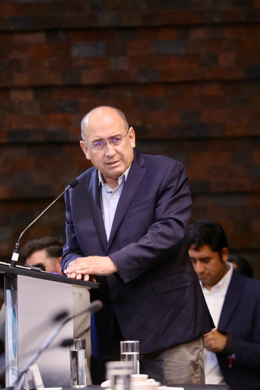 PROPONE RUBÉN MOREIRA REGULAR TARIFAS AÉREAS