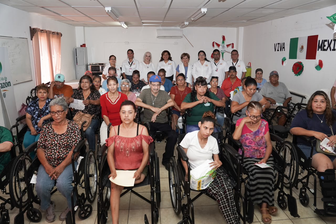 Entrega DIF aparatos funcionales y auditivos