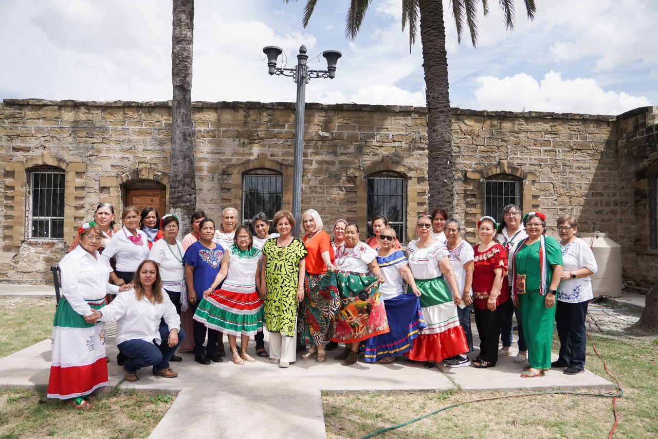 Festeja DIF Sabinas a adultos mayores