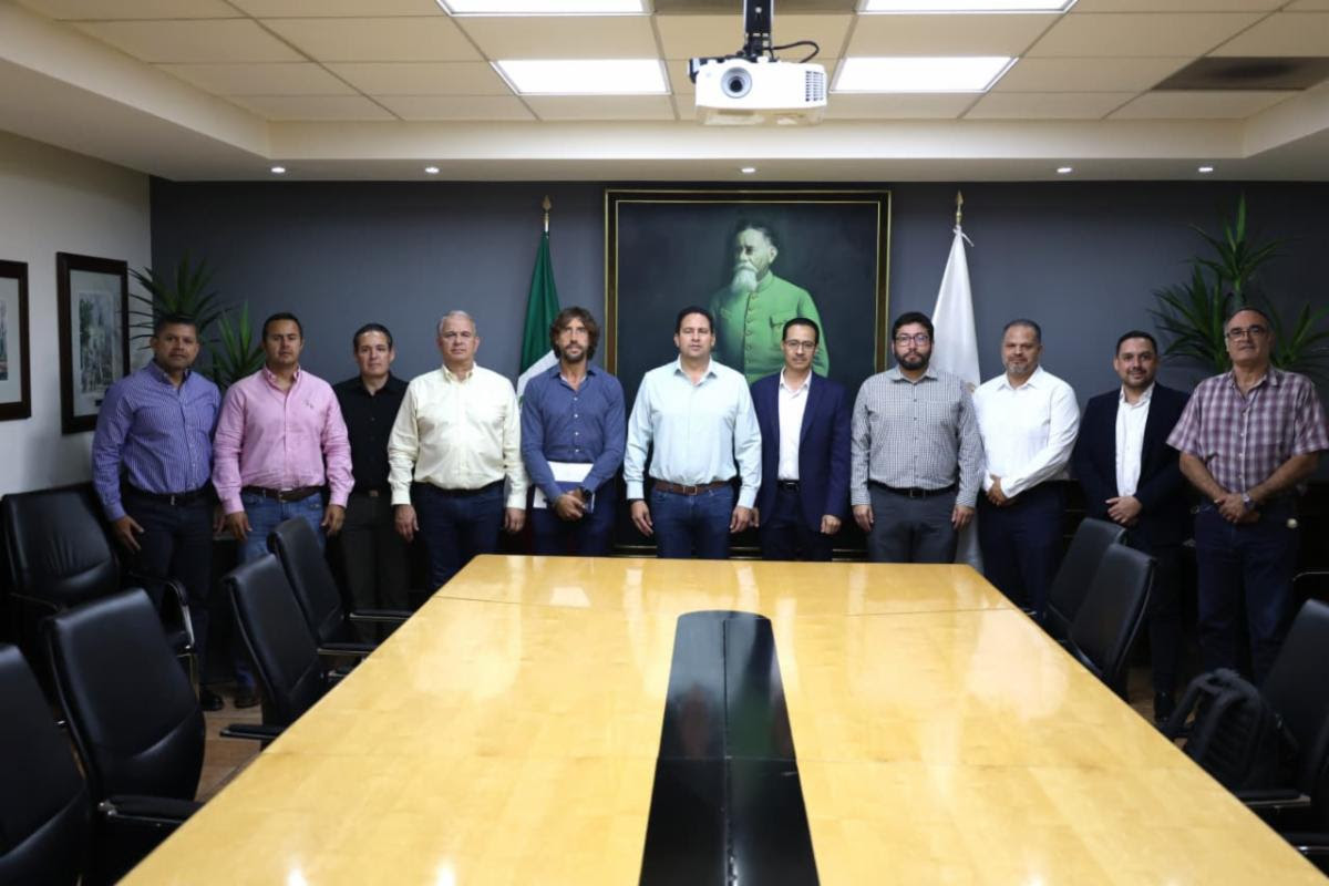 Pactan Javier Díaz, CFE y Agsal garantizar el servicio del agua