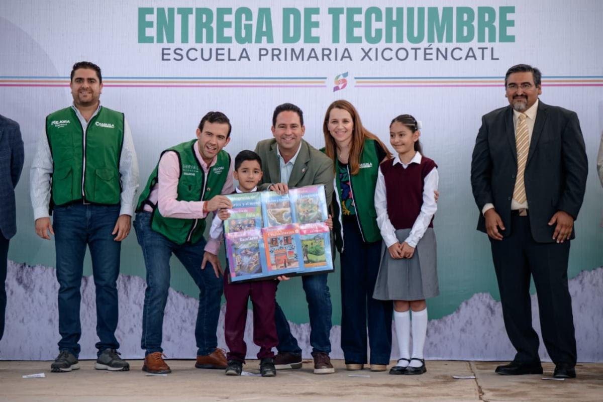 Cumple Javier Díaz con la Primaria Xicoténcatl