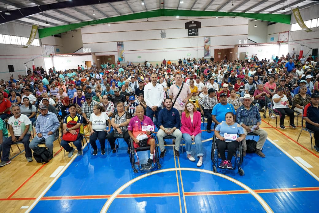 Entrega Luly López Apoyos de Corazón