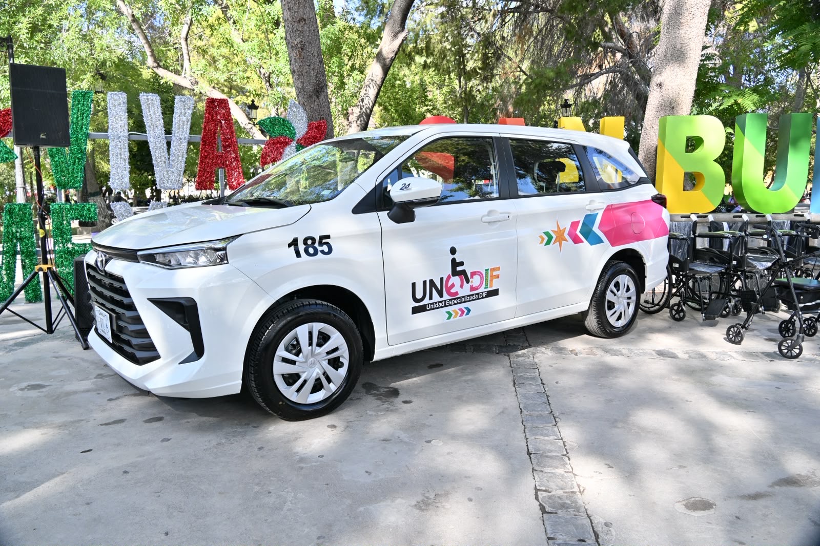 Entrega DIF Coahuila taxi UNEDIF a SB