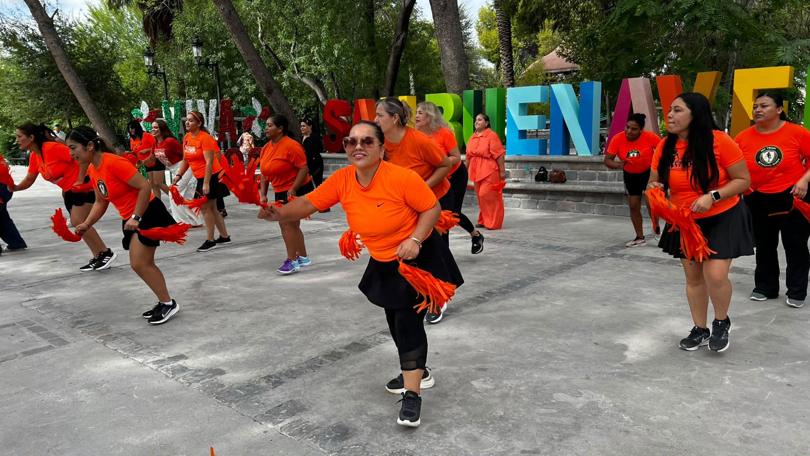 Realizan jornada Aerobox en San Buena por Día Naranja