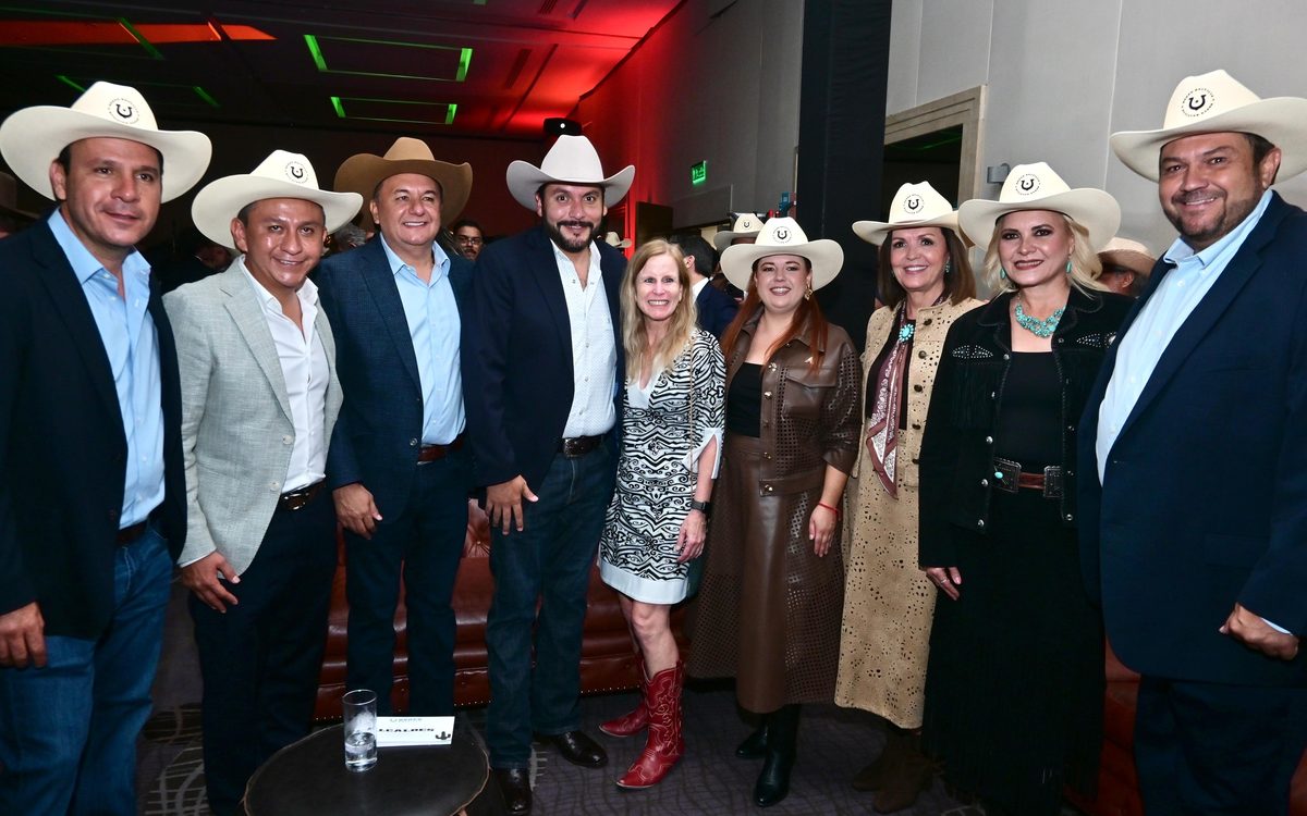 Sari acompaña al gobernador Manolo Jiménez en gira de trabajo por la CDMX