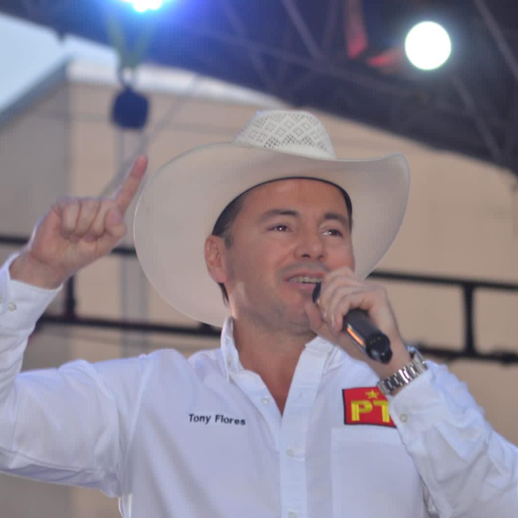 Queda Tony Flores fuera del Congreso por 2 meses