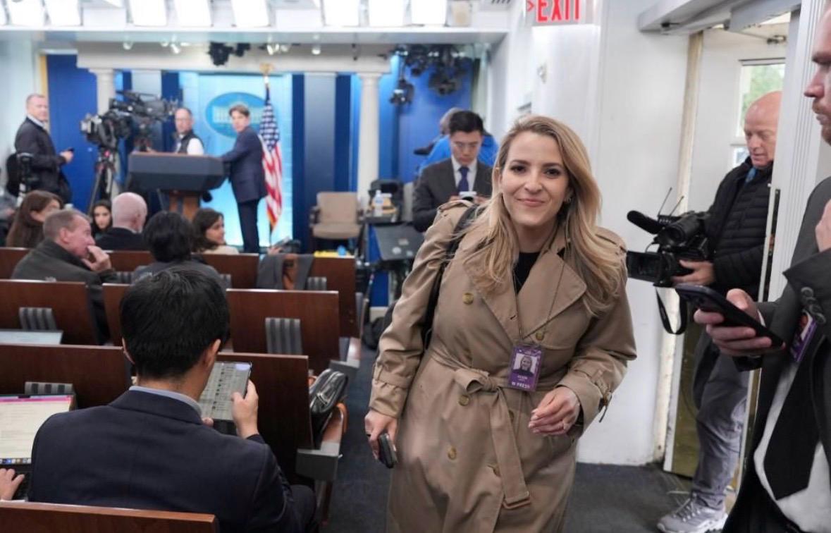 Regresan reporteros a jardines de la Casa Blanca