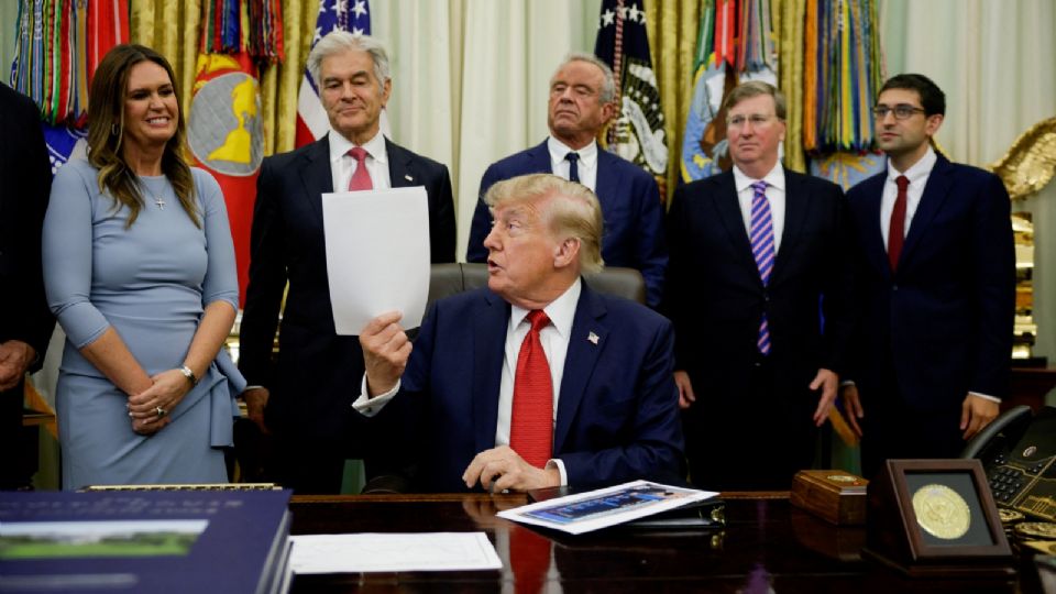 Veta Trump de Casa Blanca a 3 medios por «noticias falsas»