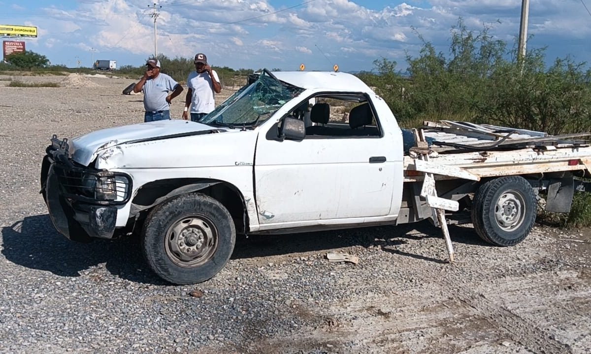 Se voltea camioneta en la Saltillo-Torreón