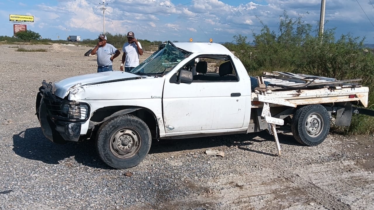 Se voltea camioneta en la Saltillo-Torreón