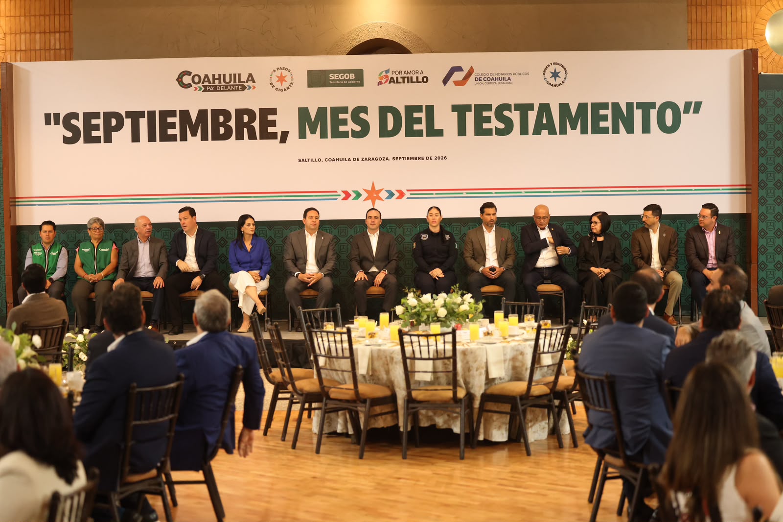 FORTALECEN MANOLO Y NOTARIOS EL MES DEL TESTAMENTO