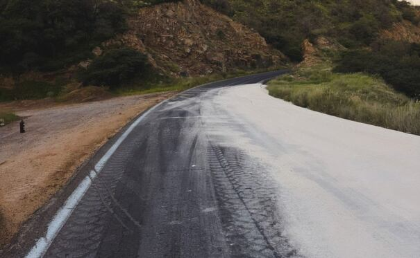 Derrame de 12 mil litros de ácido sulfúrico provoca emergencia ambiental en Cananea, Sonora; evalúan daños al suelo