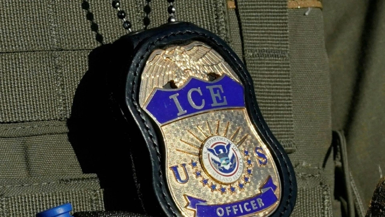 Amnistía Internacional pide la disolución del ICE tras documentar violaciones de derechos contra migrantes
