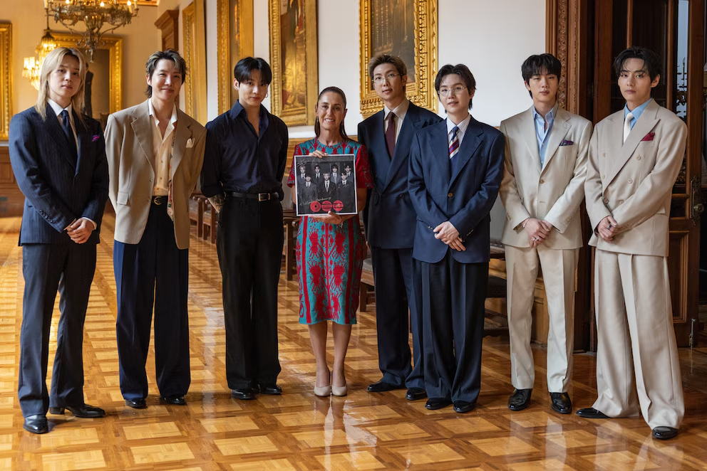 Sheinbaum confirma regreso de BTS a México en 2027: anuncia centro de K-pop en México
