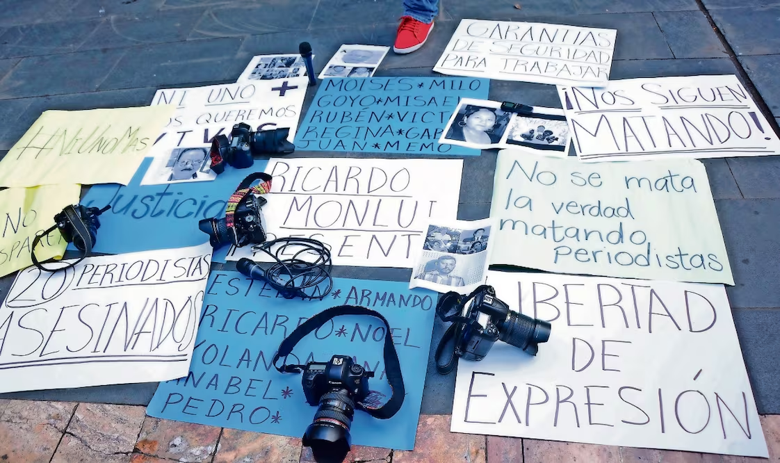 Sexenio de AMLO dejó 337 periodistas y defensores asesin4dos; «los trató como enemigos del Estado»: estudio de Berkeley