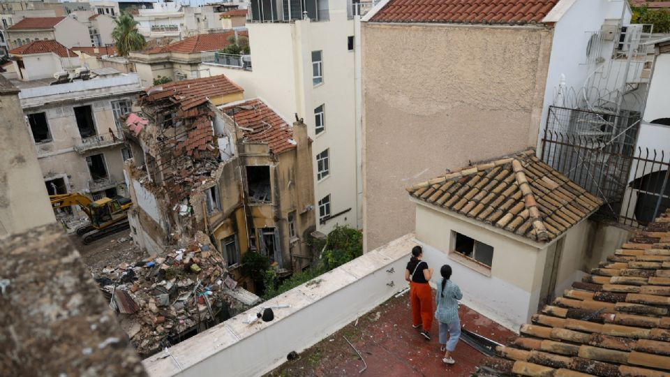 Explosión en edificio de Atenas deja seis personas muert*s, incluyendo cuatro estadounidenses