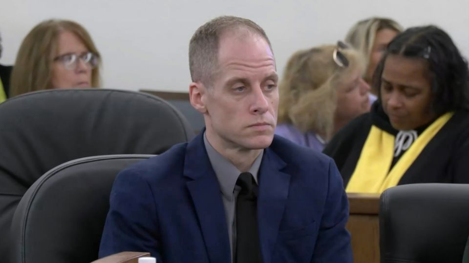 Expastor que concursó en «American Idol» va a juicio por el 4sesinat0 de su esposa