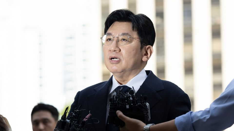 Policía de Corea del Sur busca acusar formalmente al magnate detrás de BTS por fraude millonario