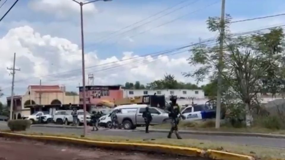 Encuentran los cu3rpos de una mujer y cuatro hombres en un terreno baldío en Guanajuato