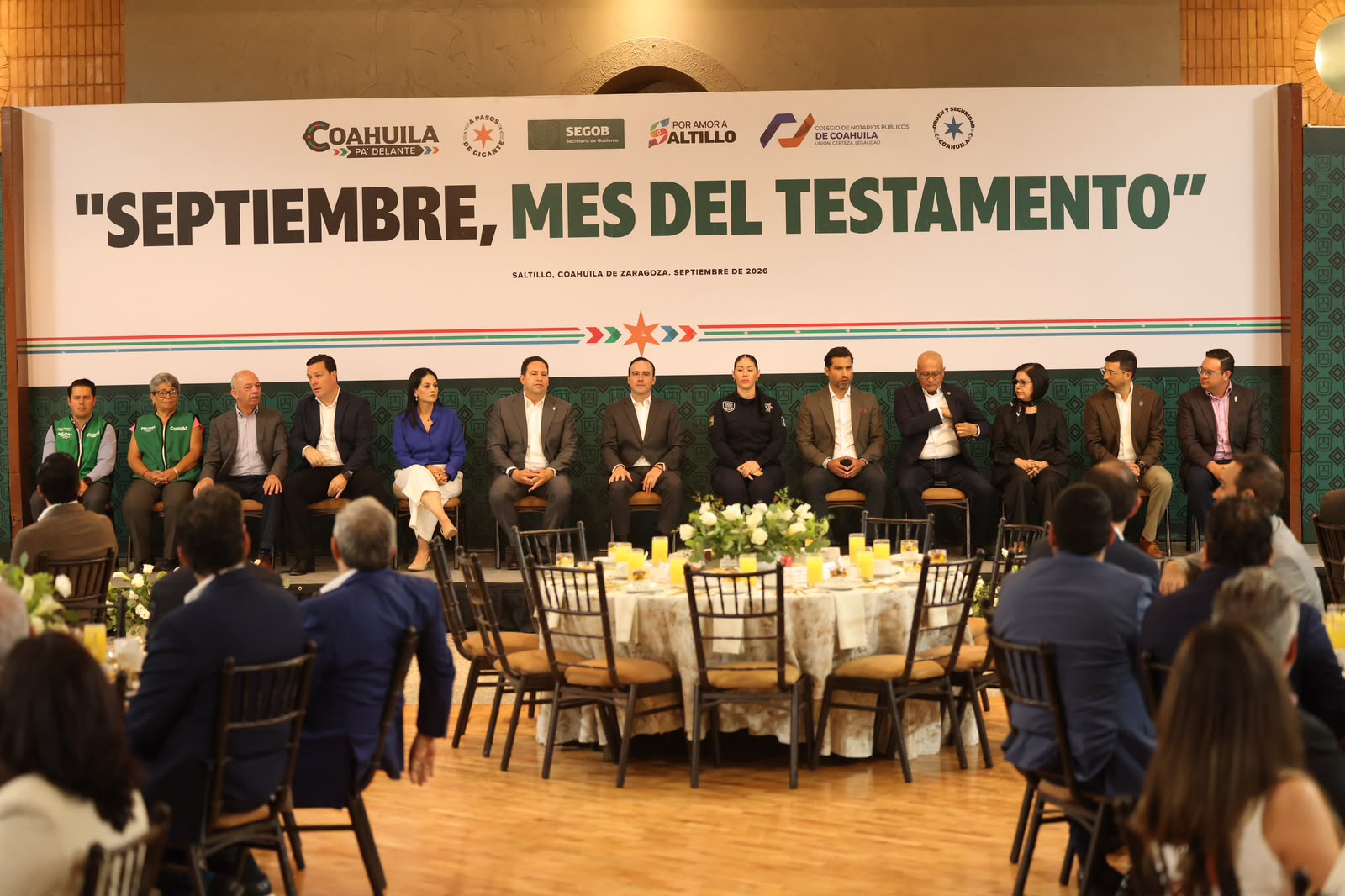 FORTALECEN MANOLO Y NOTARIOS EL MES DEL TESTAMENTO