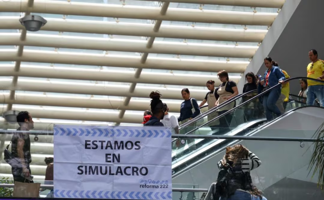 Participan 33 millones de mexicanos en Segundo Simulacro Nacional 2026, reporta la CNPC; hospitalizan a una persona por infarto