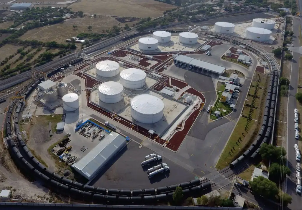 Los 59 millones de hidrocarburo decomisados por FGR tienen origen legal, dice Grupo SIMSA