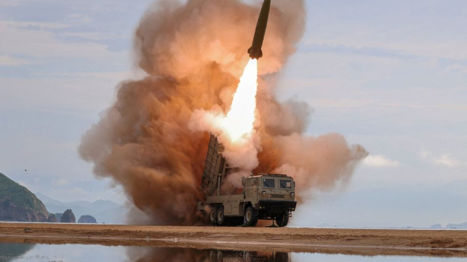 Corea del Norte lanza dos misiles balísticos al mar de Japón tras rechazar resolución de la OIEA sobre la desnuclearización