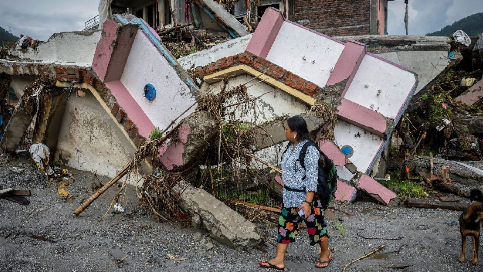 Suman mil 451 muert*s a casi un mes de las inundaciones en Nepal; reportan 5 mil 800 desaparecidos