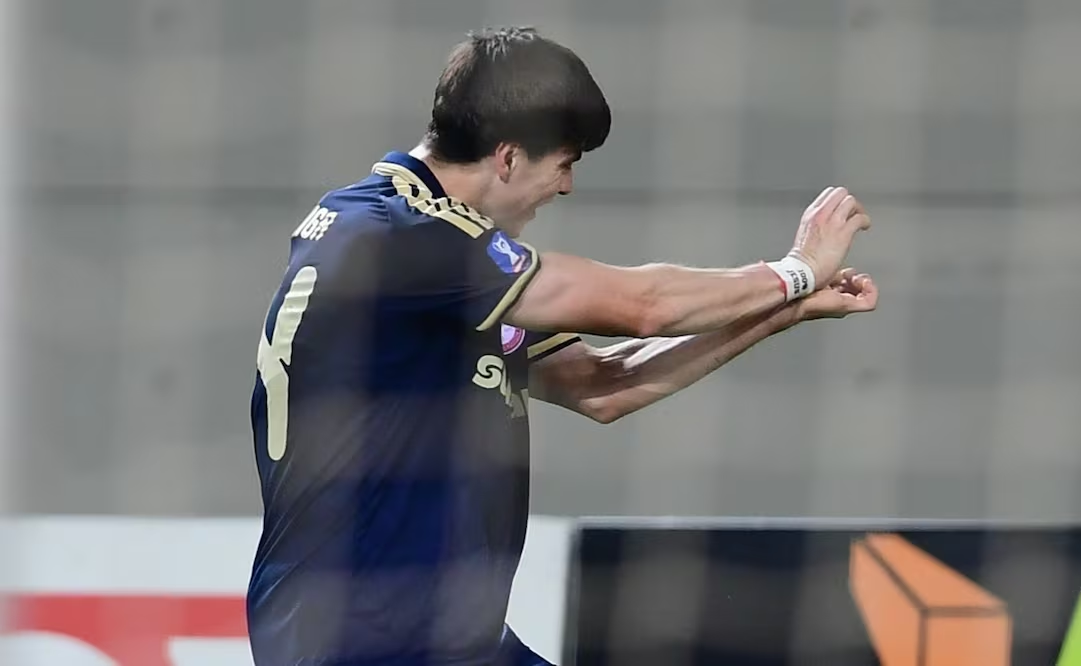 Armando ‘La Hormiga’ González marca su primer gol en Europa con el Olympiacos