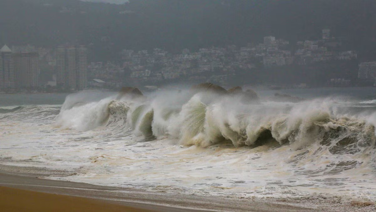 Tormenta tropical ‘Polo’ se fortalece a huracán frente a Guerrero: ¿Qué estados esperan lluvias HOY?