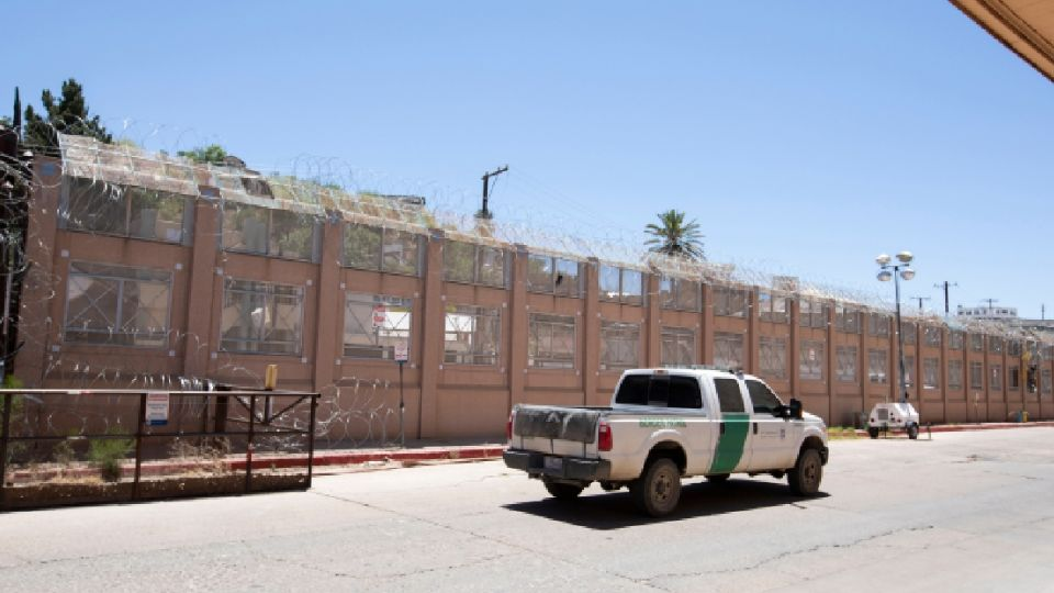 Patrulla Fronteriza incauta casi 60 kilos de coc4ína ocult0s en un camión conducido por un mexicano en Arizona