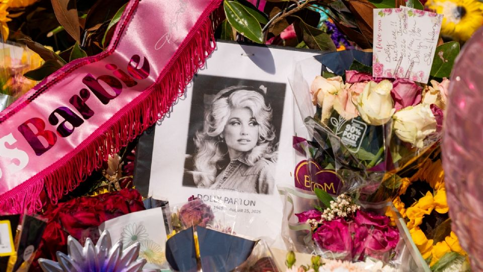 Dolly Parton viajó en secreto a Alemania para tratamiento experimental contra el cáncer un año antes de su muert*: TMZ