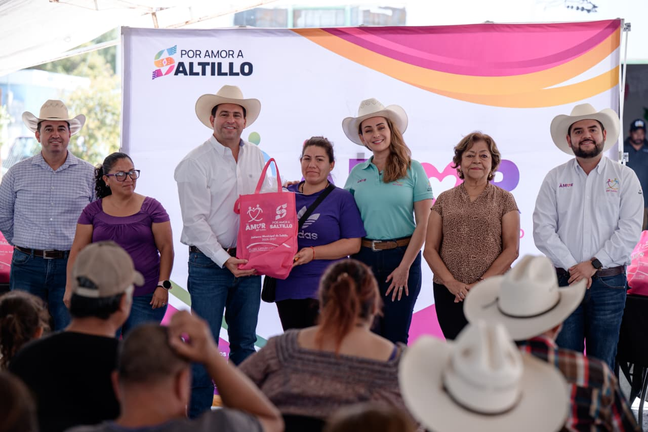 Entregan Javier y Luly Alimentos de Corazón a familias del campo