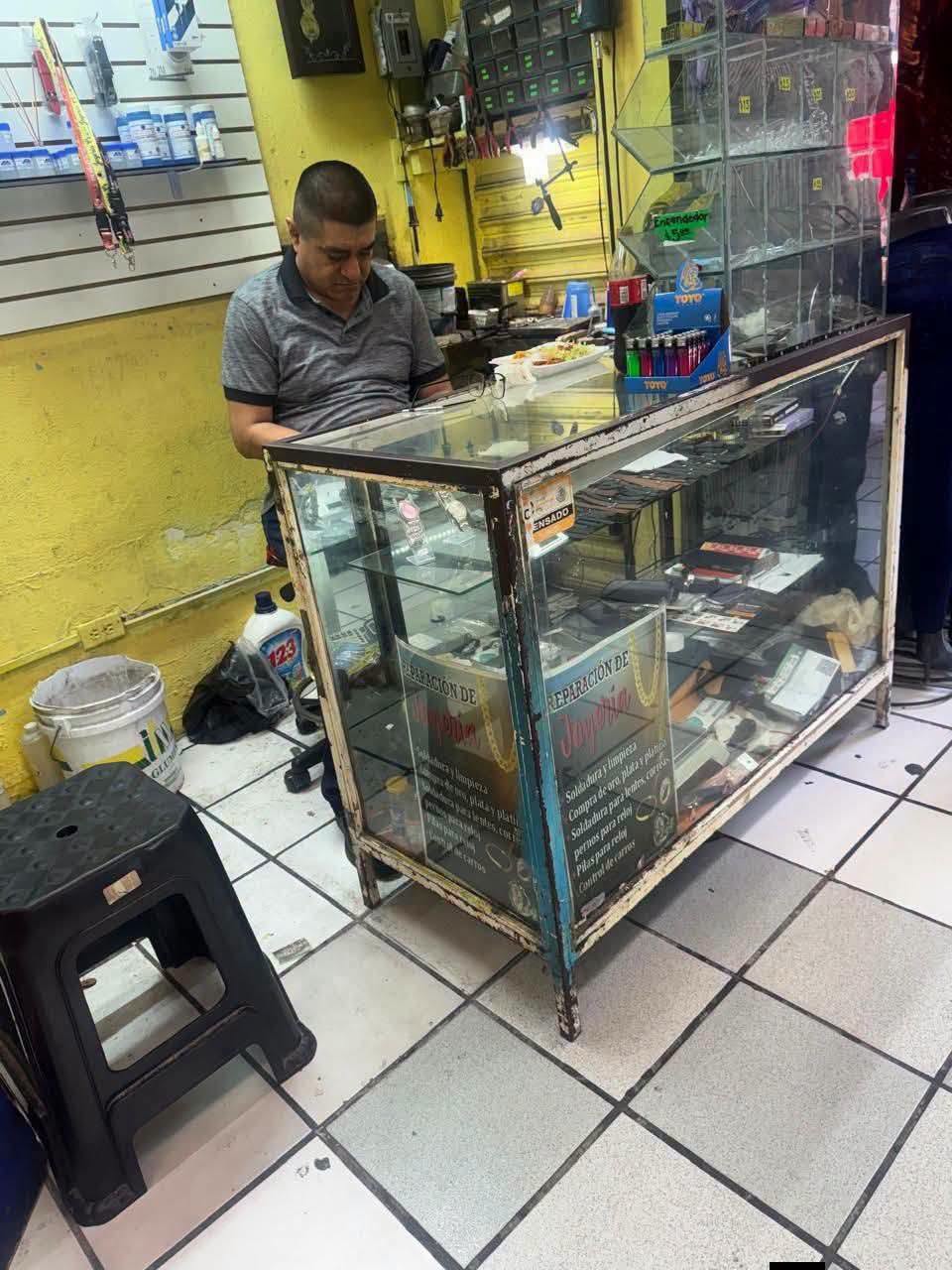 Formalizan más denuncias contra fraudulento joyero