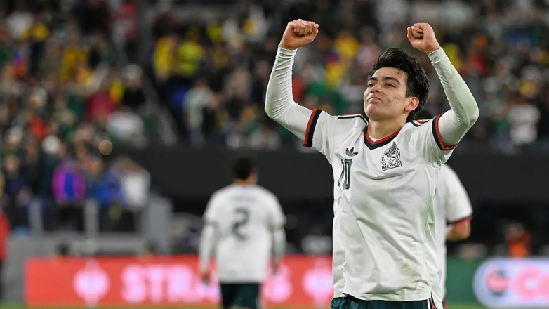 Liverpool analiza fichar a Gilberto Mora por más de 40 millones de euros