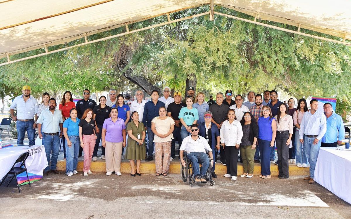 ACERCA VÍCTOR LEIJA SERVICIOS MUNICIPALES A LAS FAMILIAS DE LA COL. BENITO JUÁREZ