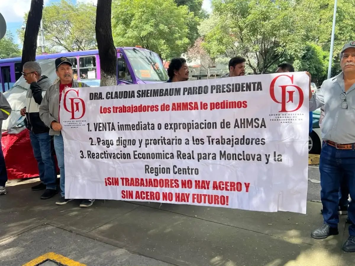 Analizan ex obreros AHMSA un encadenamiento masivo