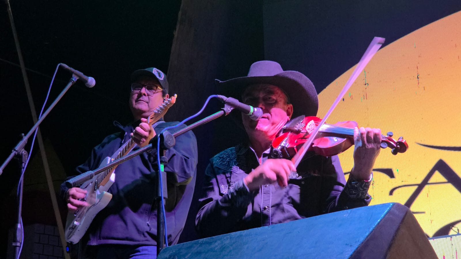 Destaca seguridad en Parras vocalista de Caballo Dorado