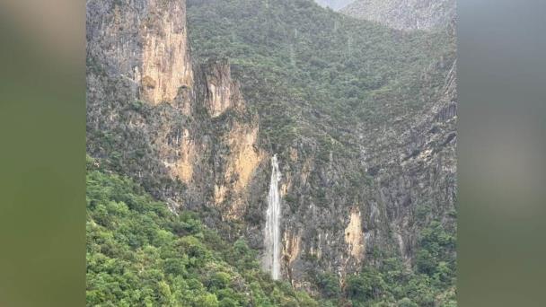 Reactivan lluvias la cascada del Cañón de San Lorenzo