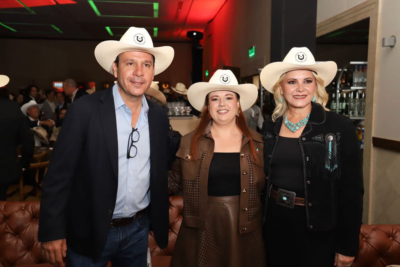Presume Parras turismo en Cóctel Coahuila