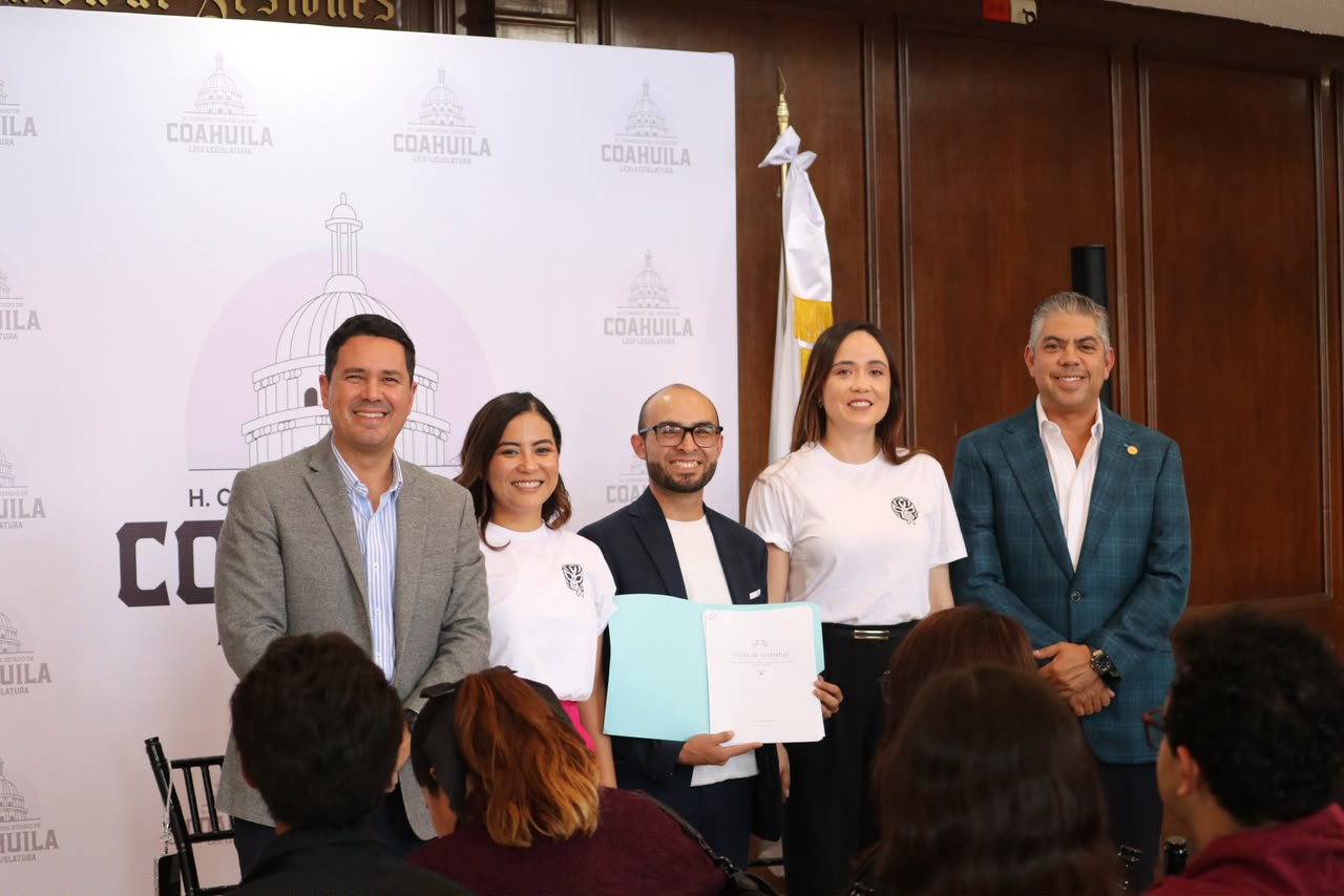 Diputados de AN abren las puertas del Congreso a jóvenes de Coahuila