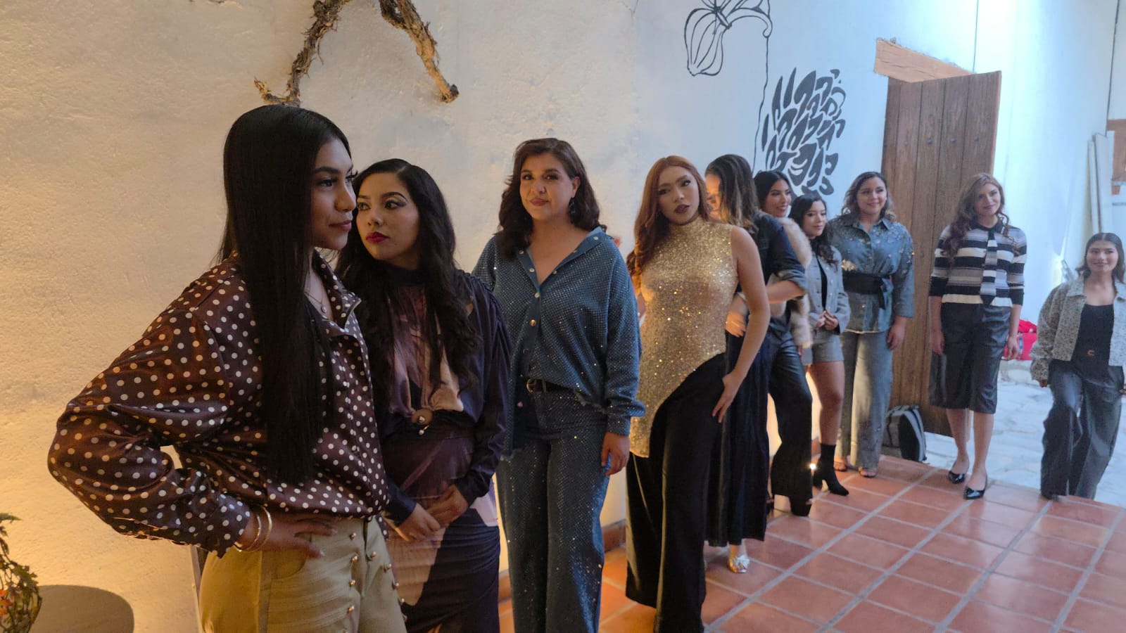 Desfile de modas recauda fondos para Cruz Roja
