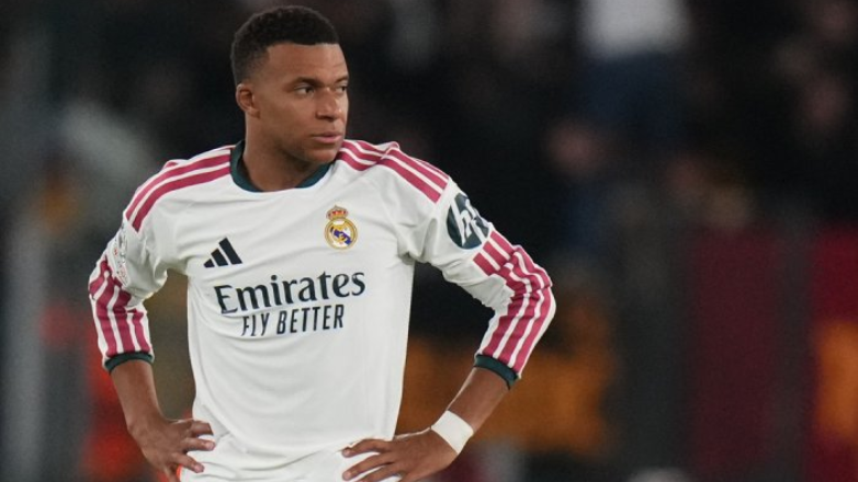Mbappé enfureció a aficionados de China por su meme: queman sus playeras