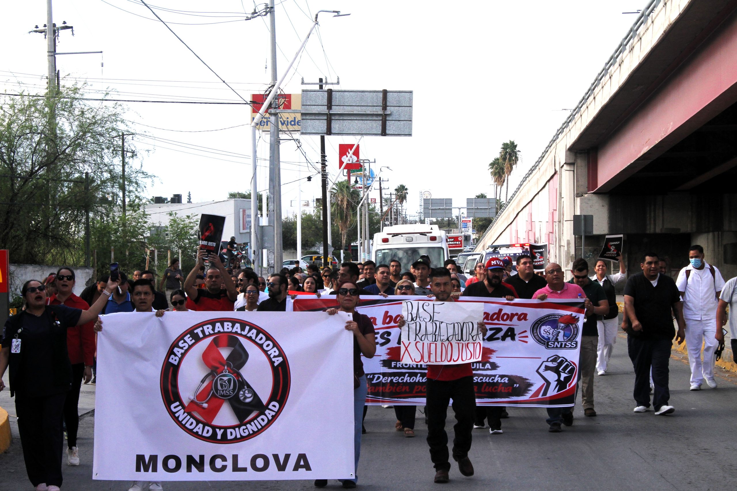 Respaldan trabajadores del IMSS al movimiento nacional