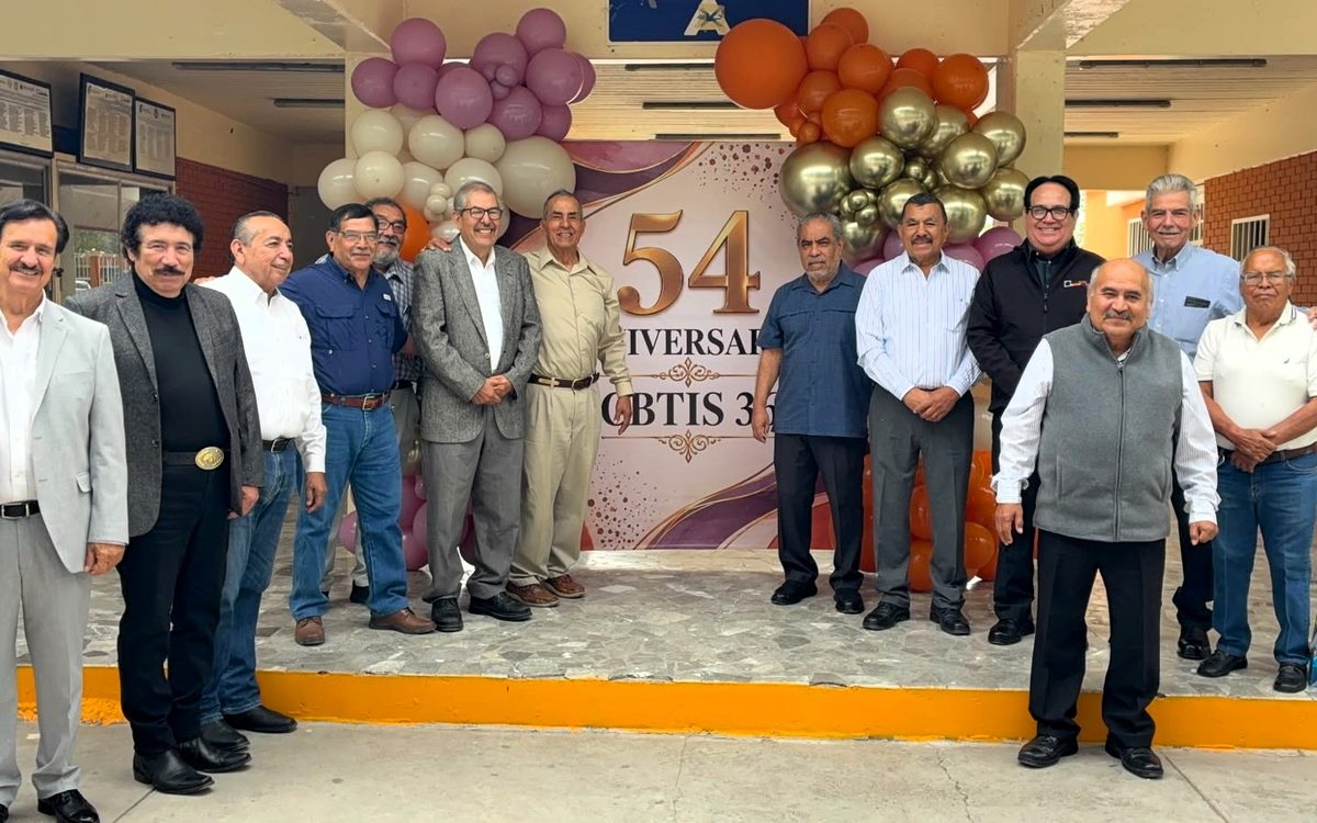 Celebra CBTis 36 su 54 aniversario; reconocen legado de generaciones
