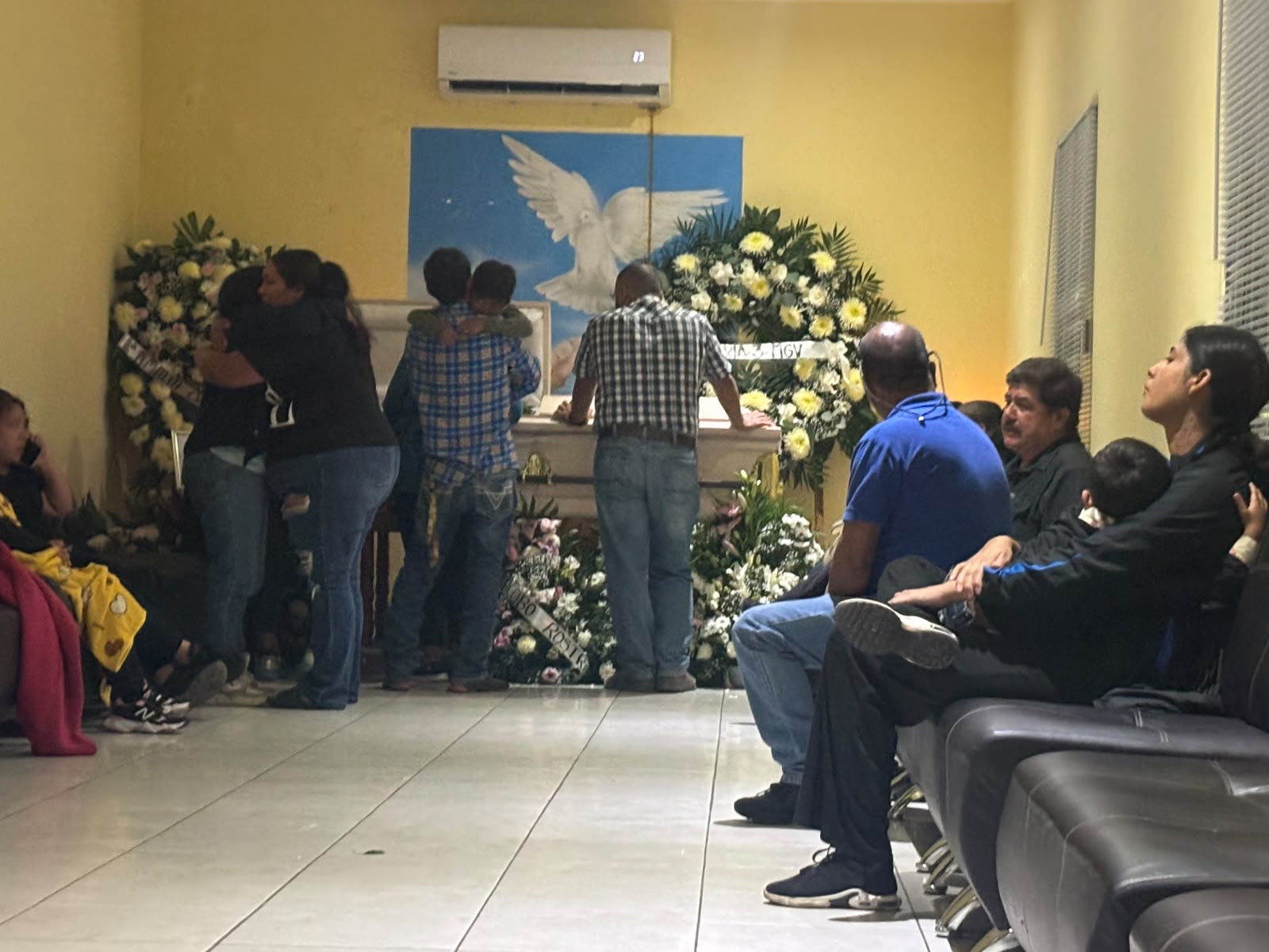 Despiden “juntos” a Amelia y Eduardo tras la tragedia en la Colonia Córdoba