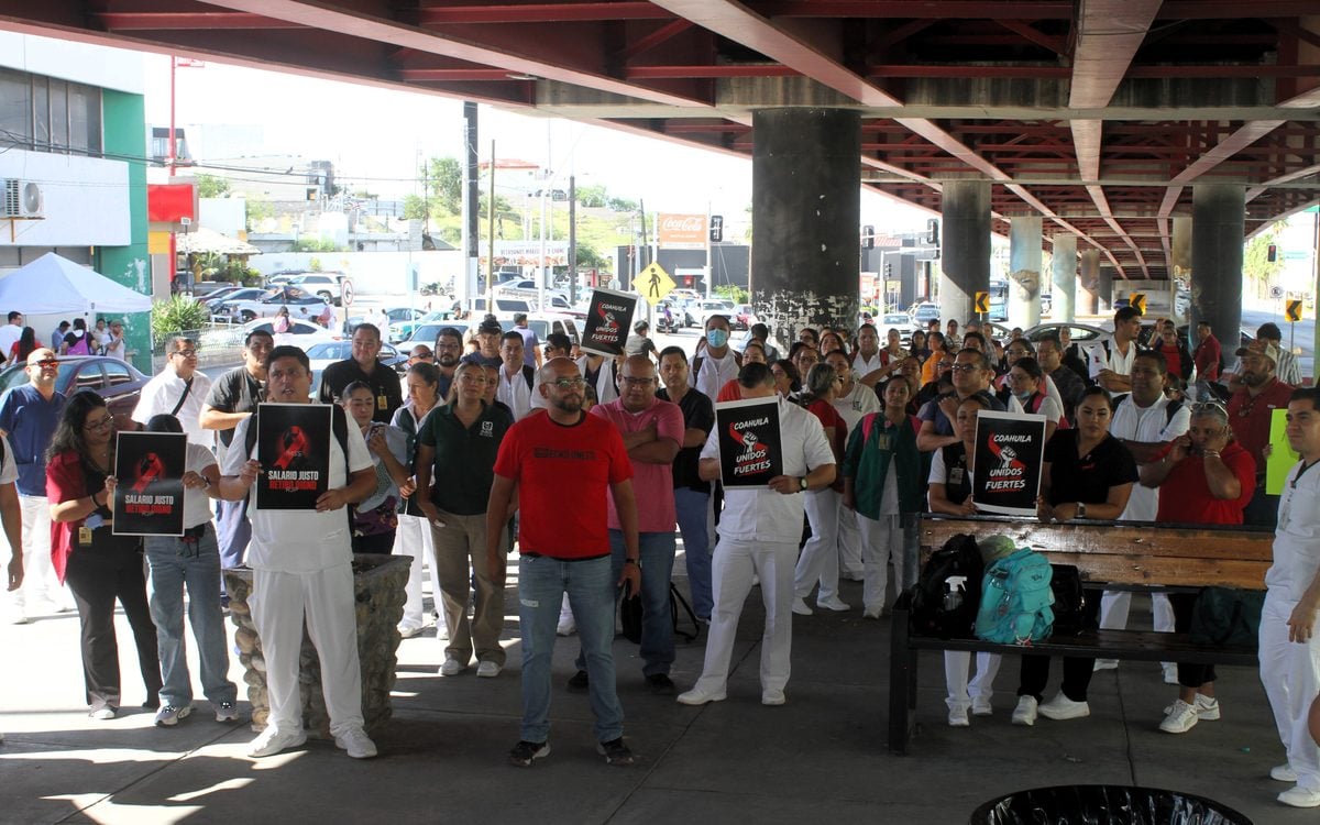 Toman trabajadores del IMSS calles de Monclova